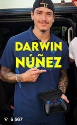 Footballer Darwin Núñez with his custom controller